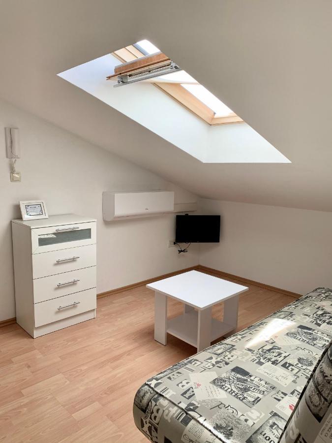 Apartments Happy Stay Center Baska Eksteriør billede